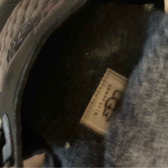 Women’s Ugg Boots - Picture 3 of 7